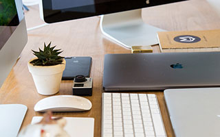 詹姆斯现身成都万象城会场！台下球迷摩肩接踵完全没有任何空隙