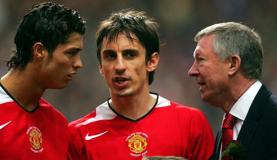 内维尔：曼联是球星坟墓！滕嗨3大引援失败，阿莫林爱徒自暴自弃